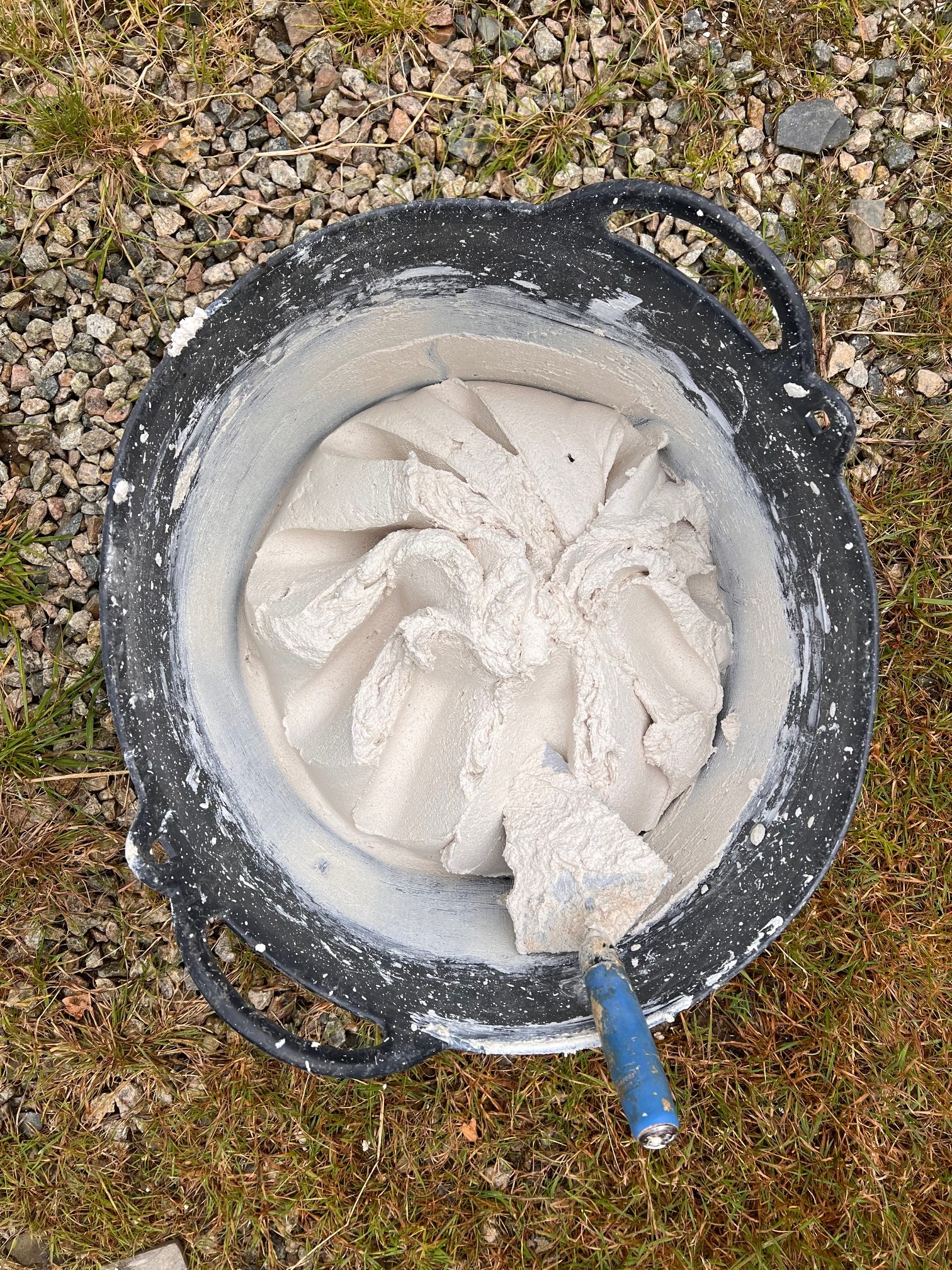 Lime Plaster in bucket